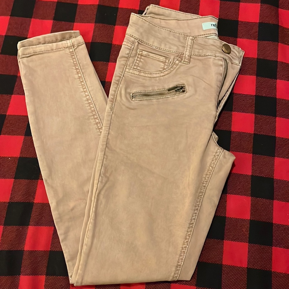 BOGO FOR 50% off… Refuge skinny pants size 2